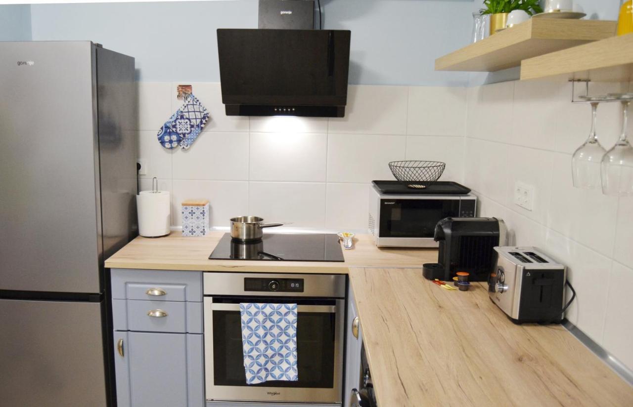 Sunshine - New & Quiet 1Br Apt, Business Area, Close To Airport, Highway A3, Subway Bucharest Exterior photo